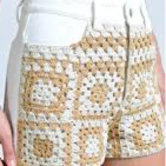 Le Liz Boutique Crochet Front White Denim Shorts NEW! - Picture 9 of 12